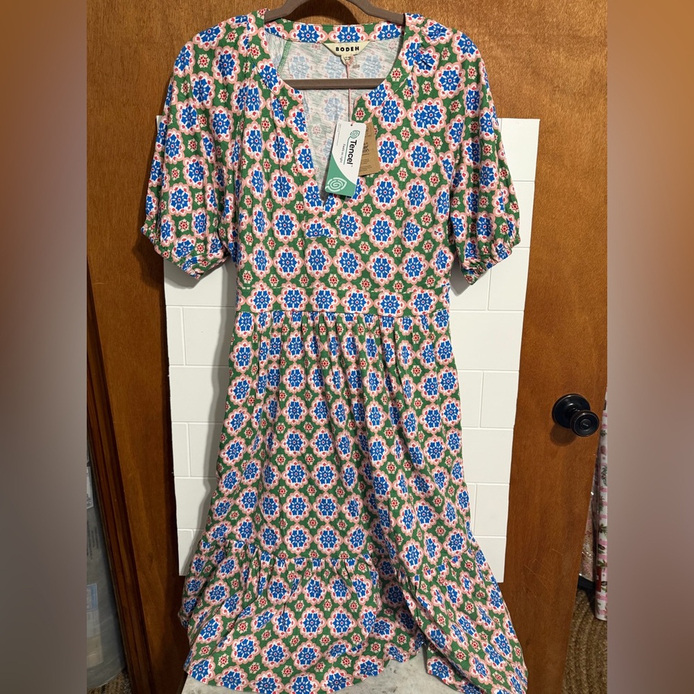 Boden Multicolor Floral Dress nwt size large /14